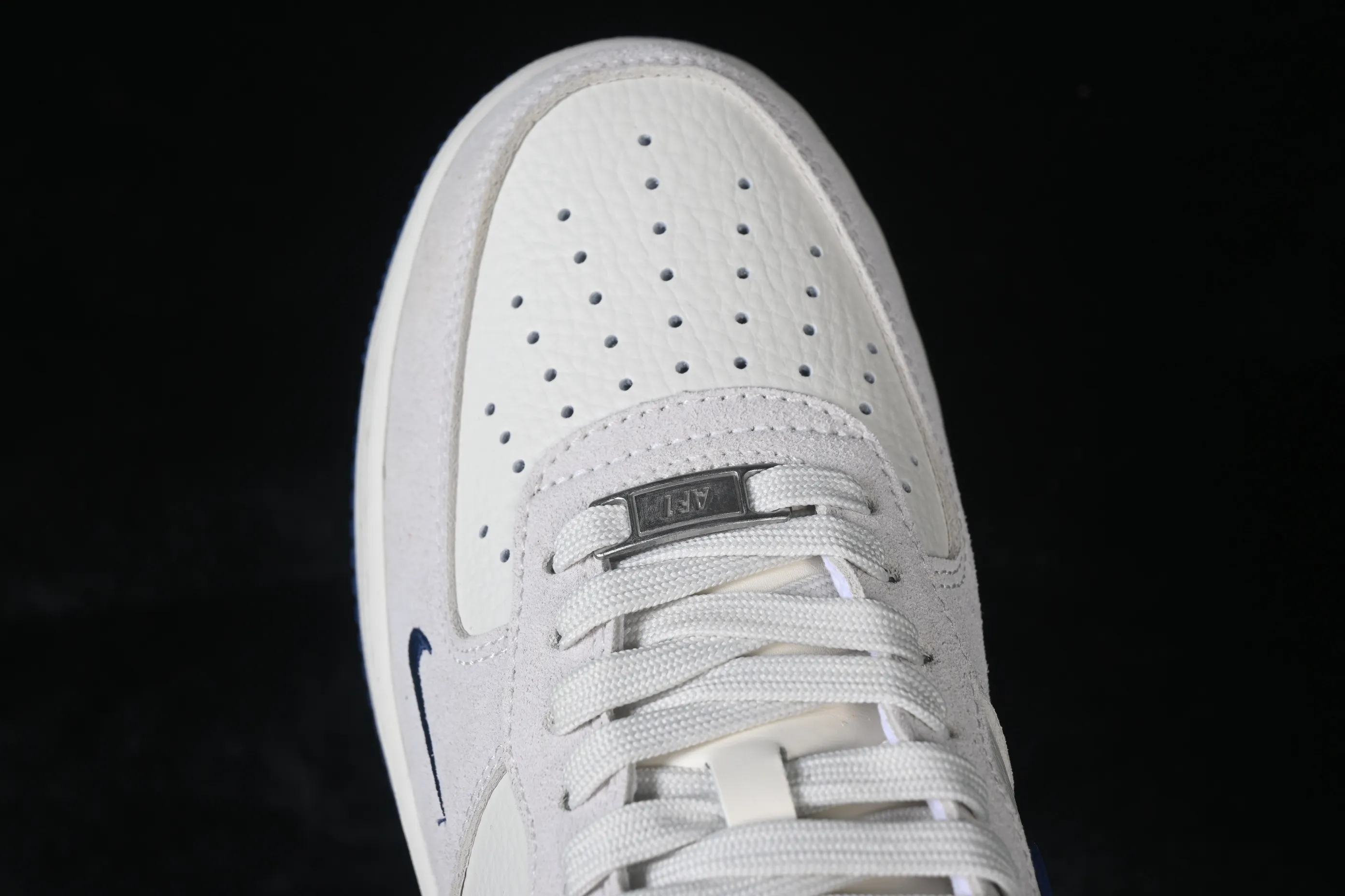 All categories Nk Air Force 1 Air Force series Nk Air Force 1 Low Air Force low-top Nike Air Force 1'07 Low White, gray, brown and blue stitching Air Force 1 low-top casual sneakers HF2794-100
